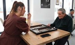 Eskişehir'de Lütfü Yüksel Yaşlı Bakım Merkezi’nde tavla turnuvası düzenlendi