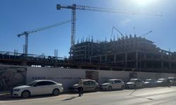 Eskişehir'de merakla beklenen AVM inşaatı tam gaz devam ediyor
