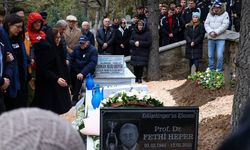 Eskişehirspor efsane futbolcusu Fethi Heper’i vefatının birinci yılında andı