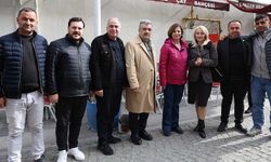 Ayşe Ünlüce bayram öncesi çarşıda esnaf ve vatandaşlarla buluştu