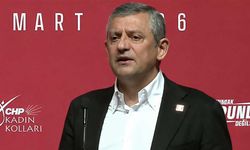 Cumhuriyet Halk Partisi Genel Başkanı Özgür Özel Eskişehir’de konuştu; "Önlerinde saygıyla eğiliyorum"