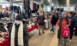 Eskişehir'de bayrama özel kurulan pazar yerine çok yoğun bir ilgi var