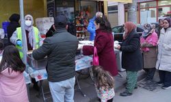 Eskişehir'de düzenlenen bu sokak iftarına 5 bin kişi katıldı