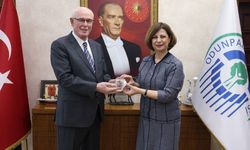 Odunpazarı Belediyesi'ne uluslararası düzeyde ödül; Ayşe Ünlüce teslim etti