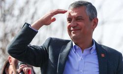 Özgür Özel’in emeklilere yazdığı mektup Eskişehir’de dağıtılıyor