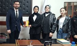 Sarıcakaya’da öğrenciler kumbaralarını açtı, harçlıklarını Gazze’ye gönderdi