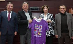 Eskişehir Amatör Spor Kulüpleri Federasyonu Başkanı Sadri Atam'dan Ayşe Ünlüce'ye teşekkür