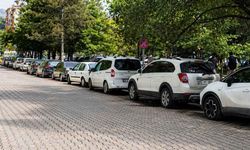 Eskişehir Osmangazi Üniversitesi kampüsü içerisindeki otopark sıkıntısı çözüm bekliyor