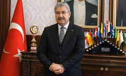 Eskişehir Valisi Erdinç Yılmaz gençlere seslendi; "Cesaretle adım atmaya davet ediyorum"