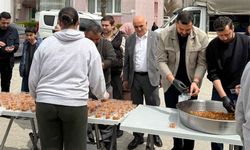 Eskişehir'de ücretsiz olarak dağıtılan lokmalara yoğun ilgi