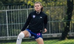 Eskişehirli futbolcu Eda Nur Özbay İspanya’da şampiyonluk yaşadı