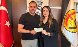 Tepebaşı Belediyesi CHP Meclis Üyesi Güler Ezgi Doğan Turan Eskişehirspor'a prim desteği