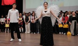 Özel bireylerden Eskişehir’de ayakta alkışlanan defile