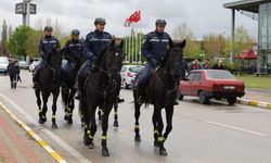 Eskişehir Teknik Üniversitesi’nde jandarma atlı etkinlik yoğun ilgi gördü