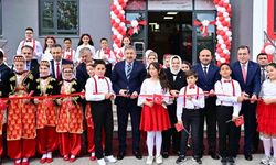 Eskişehir’de 20 derslikli Dr. Mustafa Çamkoru Ortaokulu törenle açıldı