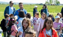 Eskişehirli çocuklar Türk Hava Kurumu bünyesindeki hava araçları tanıdı
