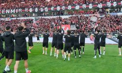 Eskişehirspor taraftarı üzerine düşeniyor; Şampiyonluk adım adım Eskişehir'e geliyor