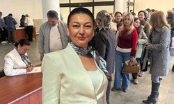 Fatma Yüzer Deniz düzenlenen etkinlikte okurlarıyla buluştu