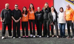 Meryem Boz Eskişehir’de kadın hükümlü ve tutuklularla voleybol sahasında buluştu