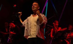 Oğuzhan Koç’un Eskişehir konserine yoğun ilgi; Onbinlerce insan yakından takip etti