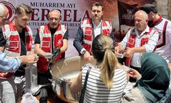 Alperen Ocakları Eskişehir'de aşure dağıttı