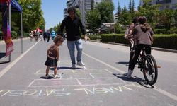 Eskişehir'de Arabasız Pazar etkinliğine yoğun ilgi