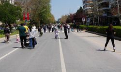 Eskişehir'de Arabasız Pazar uygulaması devam ediyor; İşte trafiğe kapatılan cadde