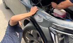 Eskişehir'de aracın motorunda mahsur kalan kedi kurtarıldı