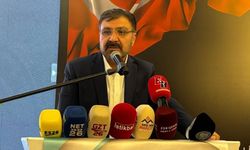 Eskişehir'de konuşan Sinan Kuluöztürk Sağlık-Sen’in büyümesini ve çalışmalarını anlattı