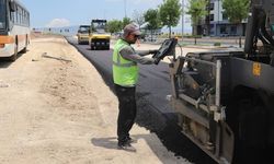 Eskişehir'de refüj, yürüyüş yolu, bisiklet yolu ve park alanı çalışmaları sürüyor