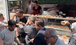 Vefat eden Ayhan Taşçı için lokma dağıttılar; Yoğun ilgi vardı