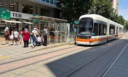 Eskişehir'de tramvay duraklarında yeni uygulama
