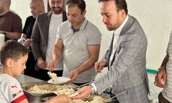 Eskişehir'de ücretsiz olarak dağıtılan pilavlara yoğun ilgi