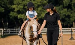 Eskişehir'de ücretsiz olarak pony atlara binmek isteyen çocuklar bu fırsatı kaçırmayın