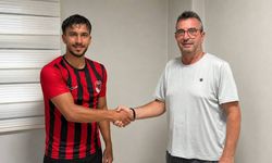 Eskişehirspor'dan ayrılan 20 yaşındaki genç futbolcu Denizli takımına transfer oldu