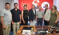 Ahmet Ataç'tan anlamlı ziyaret; Berber ve kuaförlerin sorunlarını dinledi