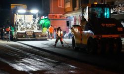 Eskişehir’de asfalt çalışmaları için gece gündüz çalışıyorlar