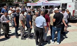 Eskişehir'de ücretsiz çorba için uzun kuyruklar oluştu