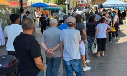 Eskişehir'de yine uzun kuyruklar oluştu; Ücretsiz ikramlara yoğun ilgi