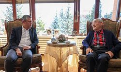 Özgür Özel'den Yılmaz Büyükerşen'e büyük destek