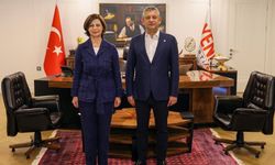 Ayşe Ünlüce ve Utku Çakırözer’den Özgür Özel'e ziyaret