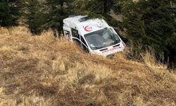 Eskişehir’de hasta taşıyan ambulans kaza yaptı