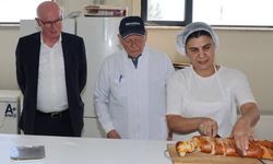Odunpazarı Belediye Başkanı Kazım Kurt ekmek fabrikasını gezdi
