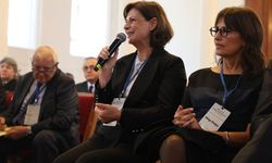 Ayşe Ünlüce Bursa'da düzenlenen bu sempozyuma katıldı