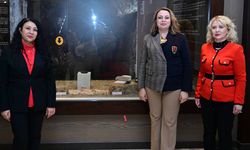 Eskişehir'de "Yaşamın İzinde Kadın" sergisi sanatseverlerle buluştu