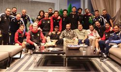 Eskişehirspor'da Ahmet Dereli takım arkadaşlarını yalnız bırakmadı