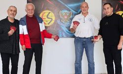 İskoçya'dan Eskişehir'e gelerek Eskişehirspor'a destek oldu