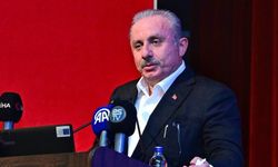 Mustafa Şentop Eskişehir'de gençlere seslendi: "Kim olduğunu bilmeyen nereye gideceğini bilemez"