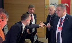 YENİ Parti Eskişehir İl Kongresi'nde gerginlik: Abdülkadir Adar salonu terk etti