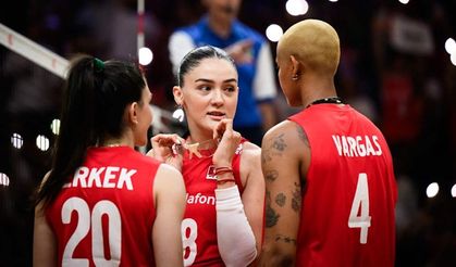 Milli voleybolcu Zehra Güneş'in gözüne ne oldu; Geçmiş olsun Zehra
